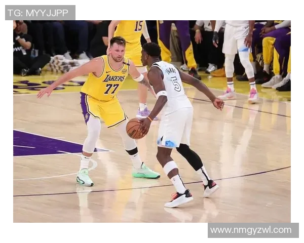 2001年湖人与国王季后赛对决回顾：传奇时刻与激烈较量的巅峰之战